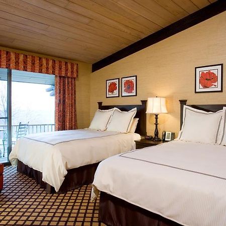 Summit Village Bellaire Rom bilde