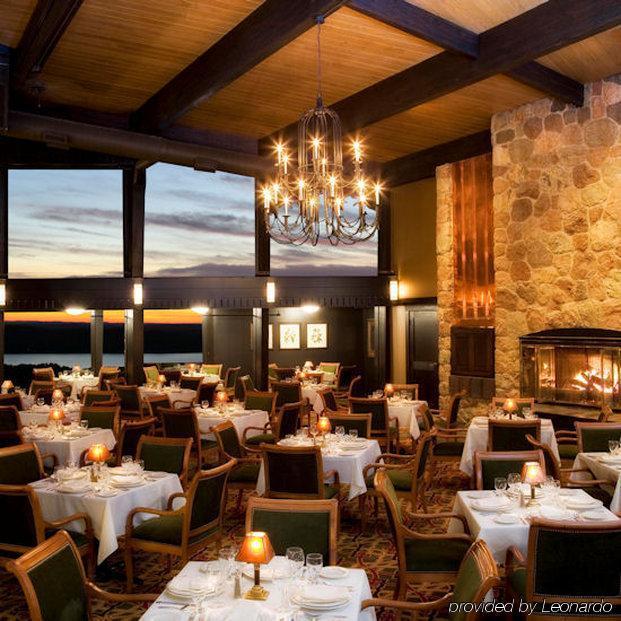 Summit Village Bellaire Restaurant bilde